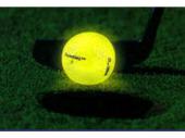 Nachtleuchtender Golfball