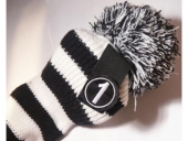 Schlägerhaube Pom-Pom